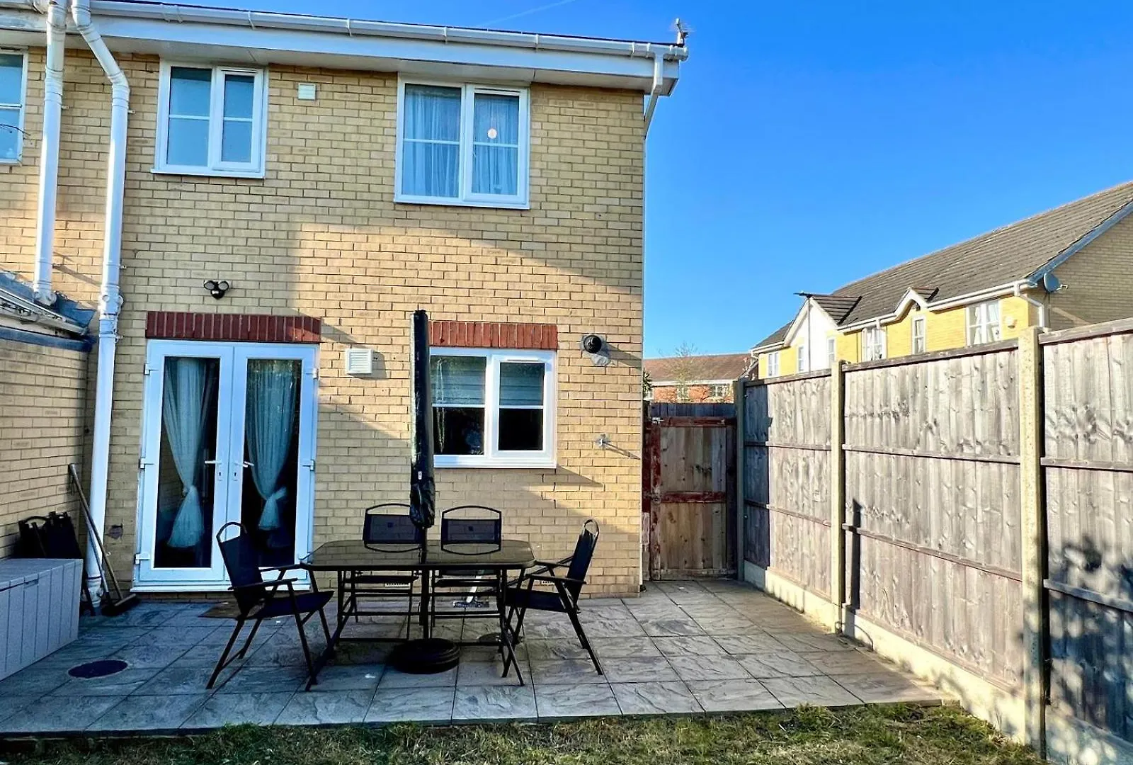 Abbey Wood Garden Retreat: Elizabeth Line Access to London Villa Thamesmead  United Kingdom