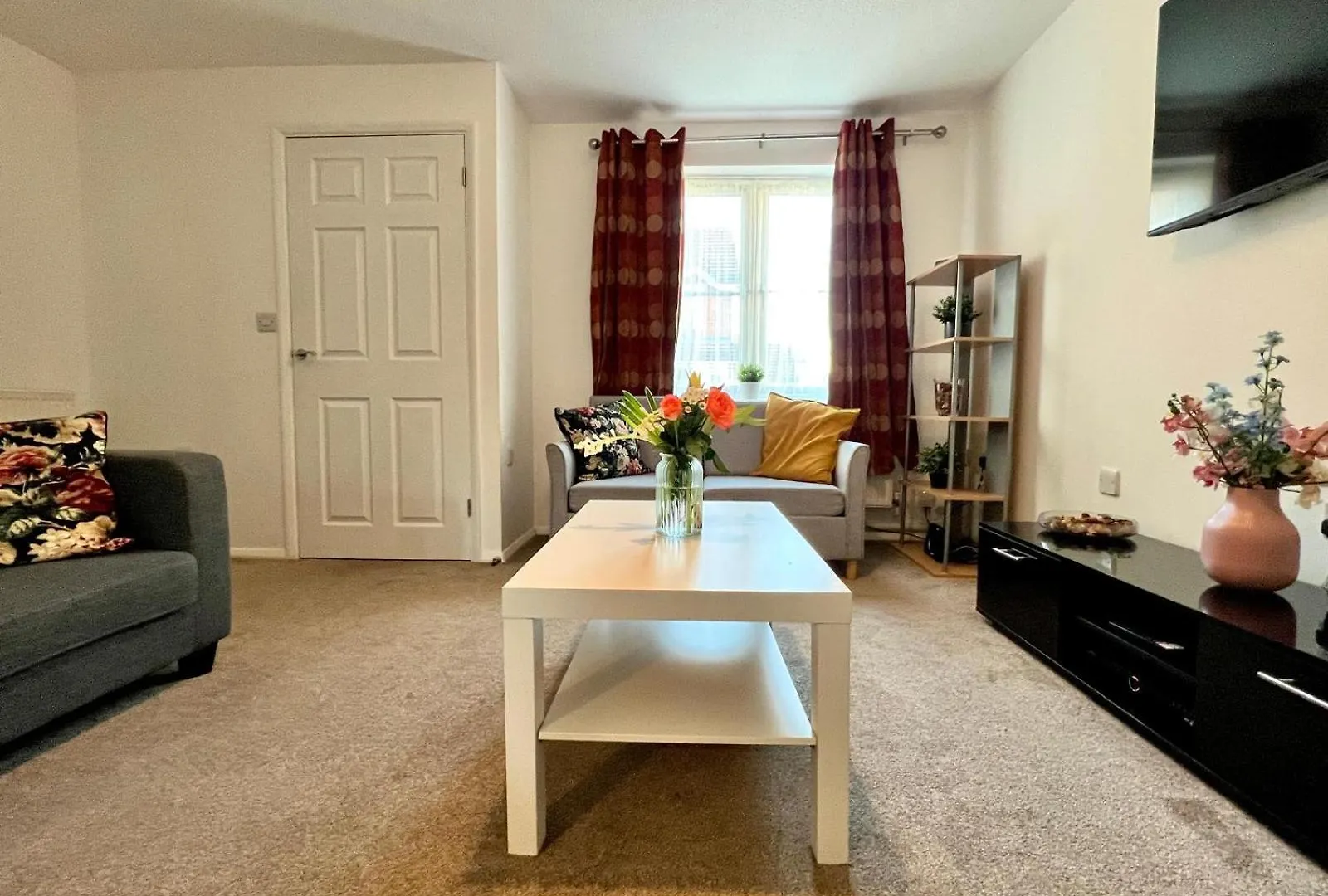 Abbey Wood Garden Retreat: Elizabeth Line Access to London Villa Thamesmead