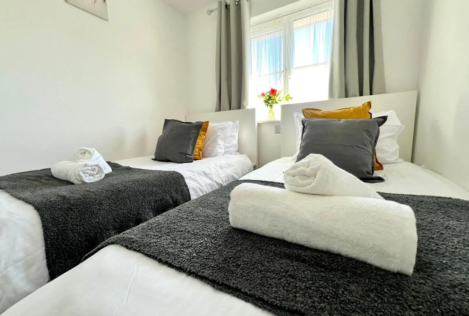 Abbey Wood Garden Retreat: Elizabeth Line Access to London Villa Thamesmead  0*, Thamesmead (Greater London) United Kingdom